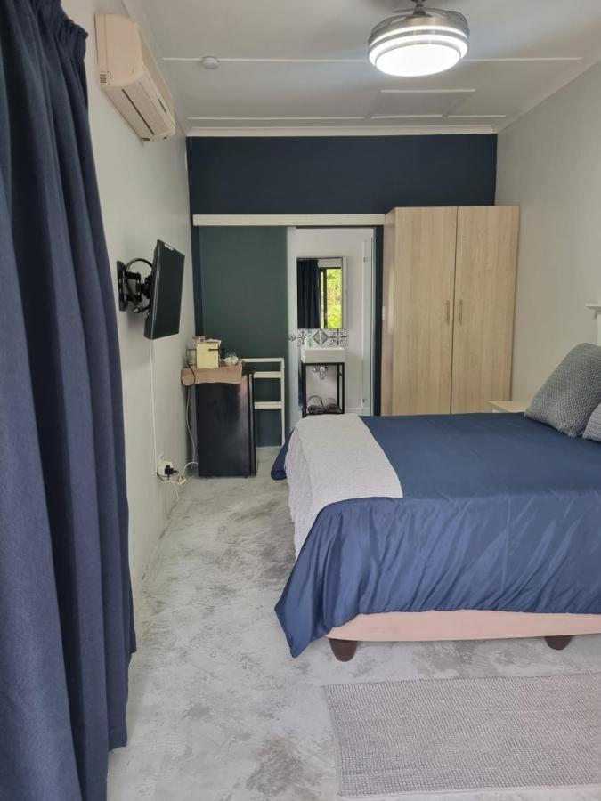 12Onparkeslane Hotel Книсна Екстериор снимка